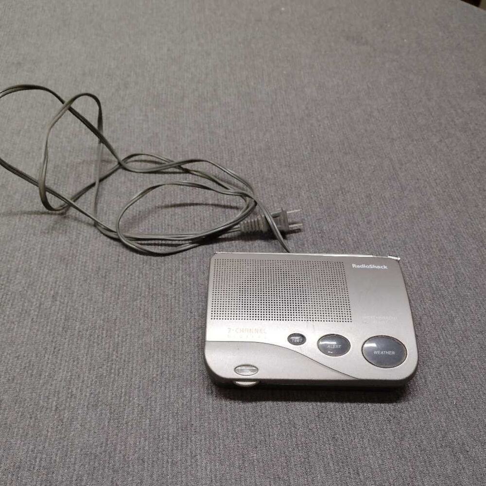 RadioShack 12-247A 7 Channel NOAA Weather Alert Radio Emergency Gray